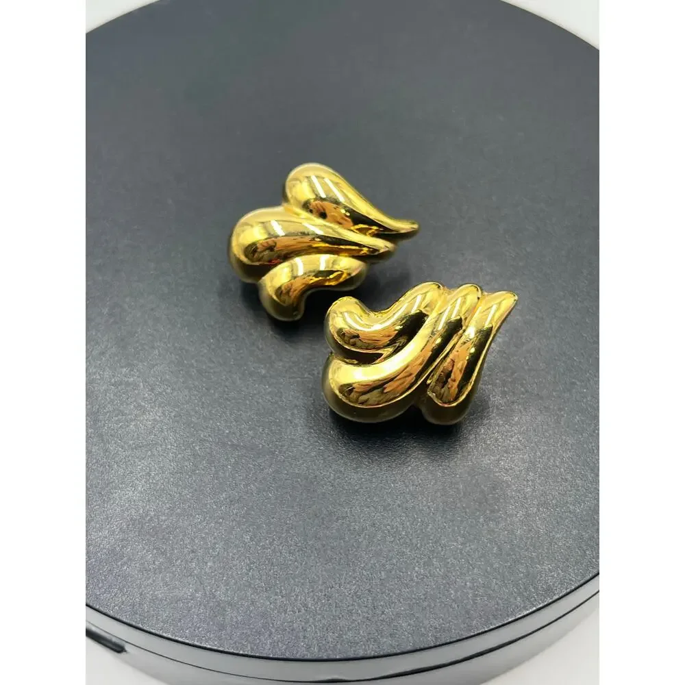 PEP Erwin Pearl Signed Vintage Gold Tone Winged Clip‎ On earrings